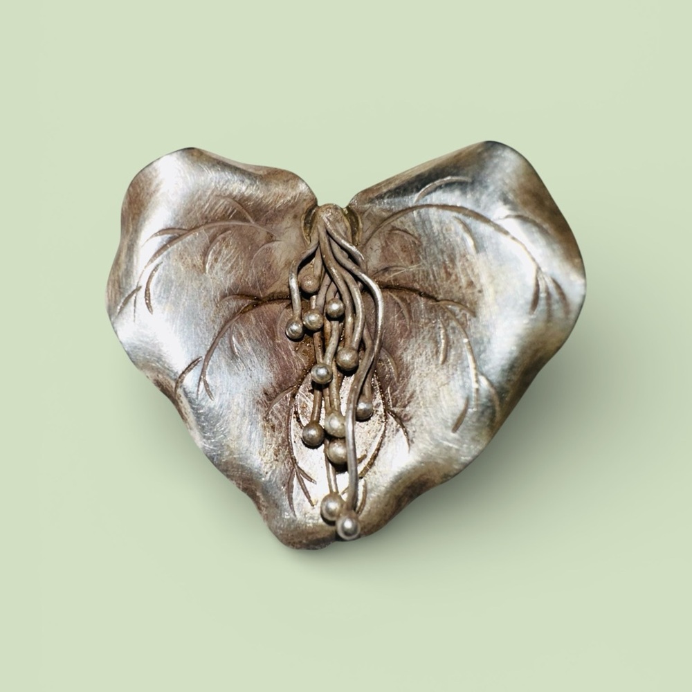 Elegant .9999 pure Silver Leaf Pendant Karen Hilltribe